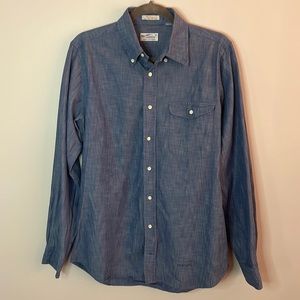 Mens Gant gentleman’s workshop blue denim chambray button down shirt. Size M